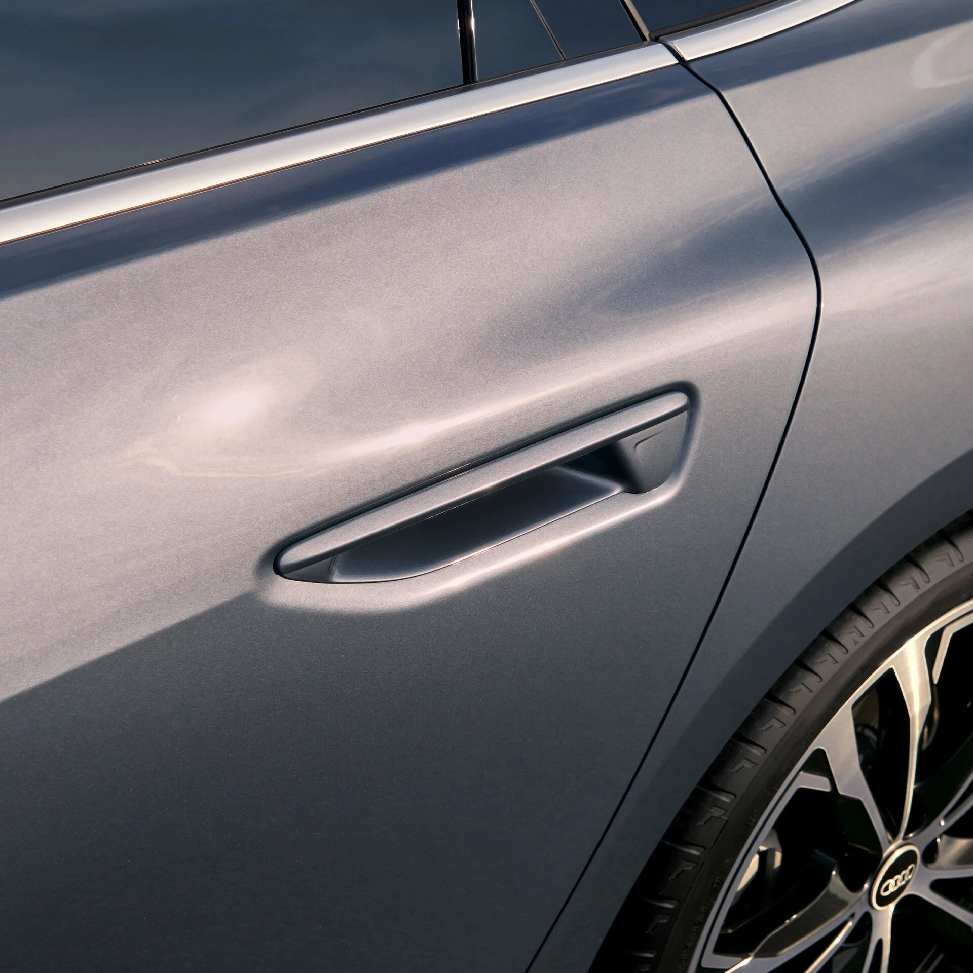 Audi A5 – Tay nắm cửa ẩn