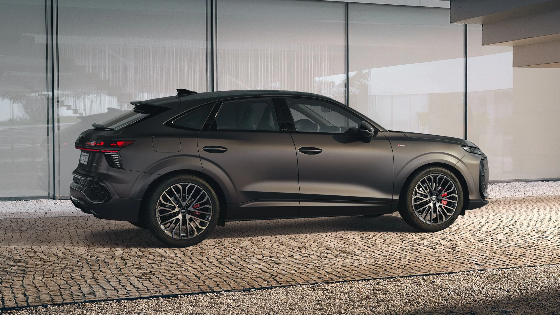 Audi Q3 Sportback – Đường mái coupé